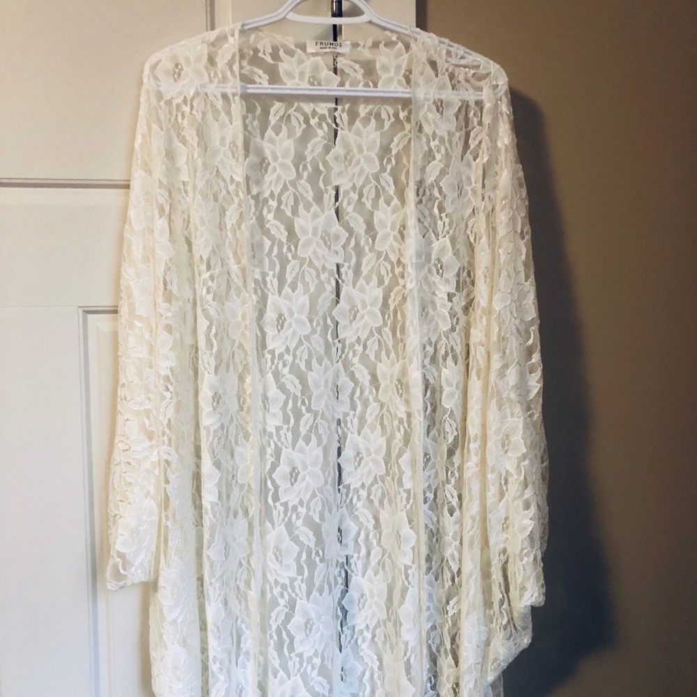 Lace white kimono